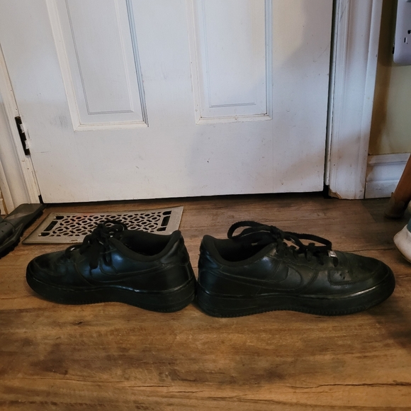 Air force 1s - Picture 2 of 3